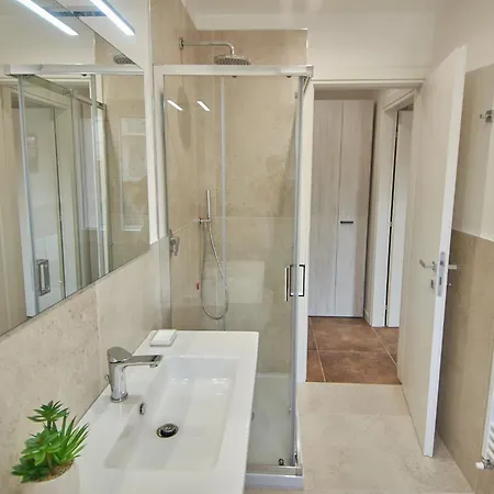 Mira Assisi - Rubino *